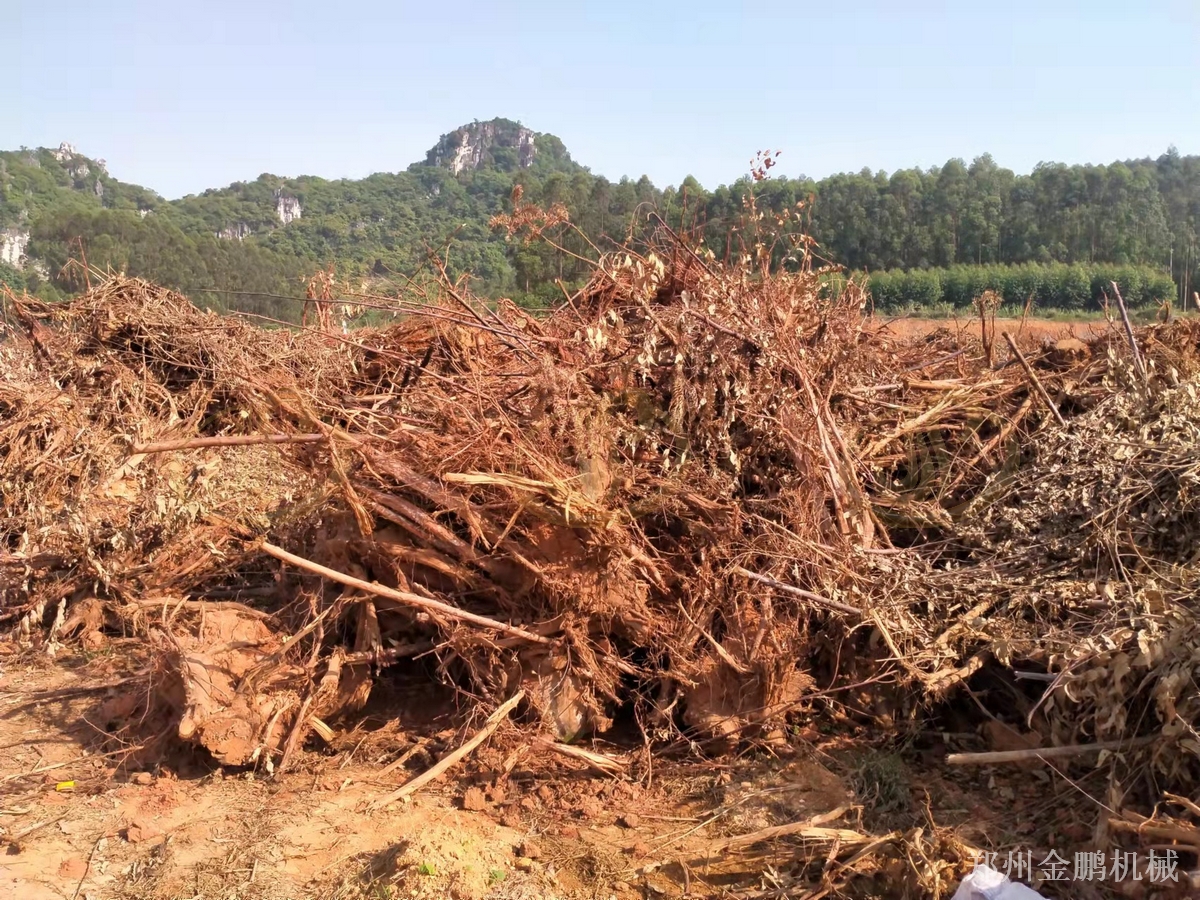 郑州金鹏专业的木材破碎机选型与树根树墩重载预粉碎处理方案