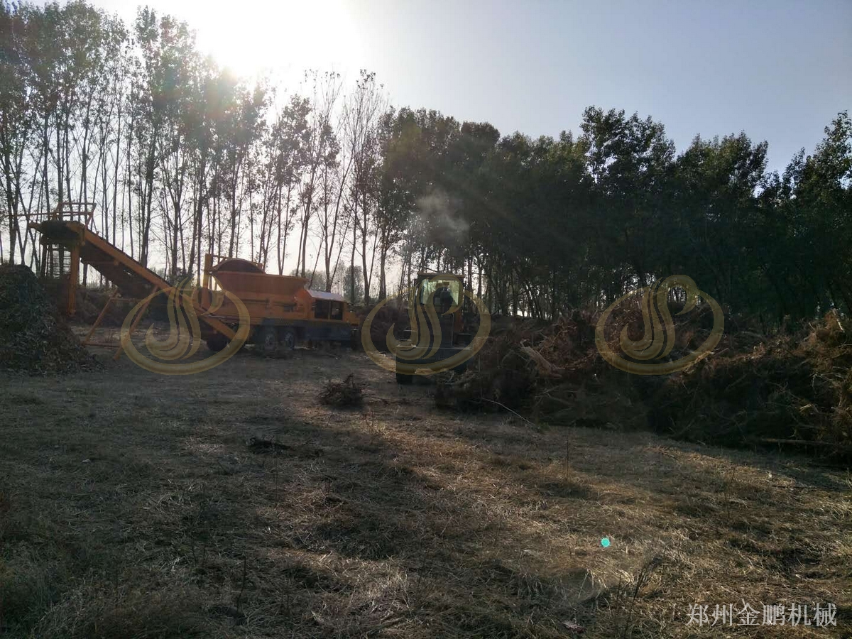 郑州金鹏大型汽车圆形木材破碎机处理树根效果好